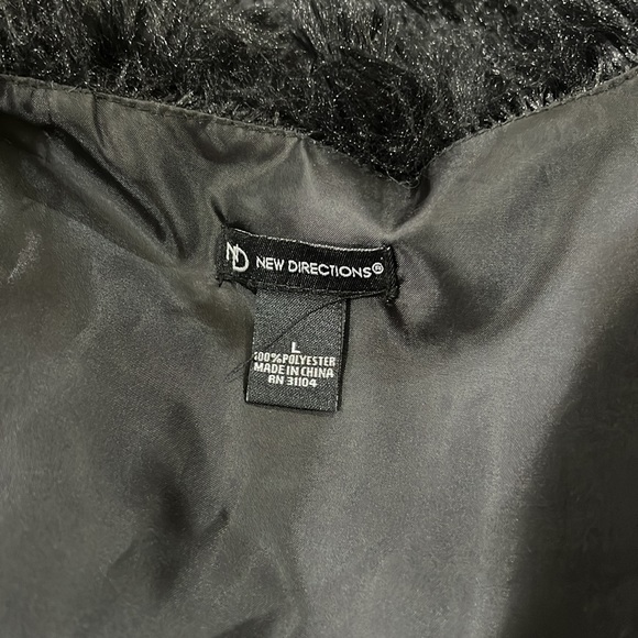 New Directions Vest Black Soft Fuzzy - Picture 6 of 7